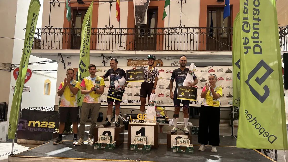 Más de 400 ciclistas participan en la Gran Fondo Alpujarra Magna, con salida y meta en Lanjarón