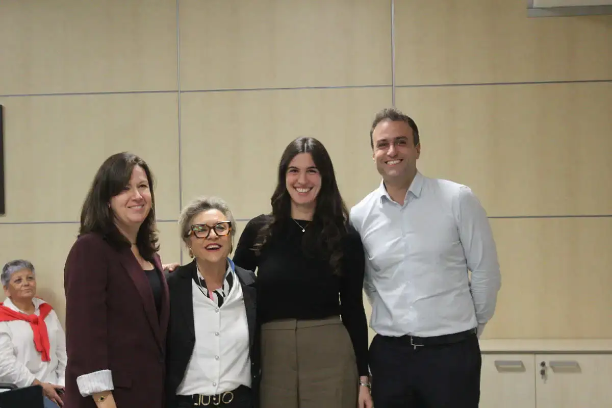 CONGALSA acerca sus prácticas de calidad y sostenibilidad a una asociación de Ribeira