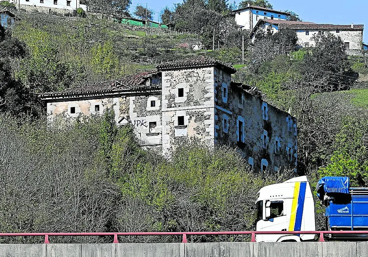 El palacio de Maltzaga sigue señalado entre las construcciones en riesgo