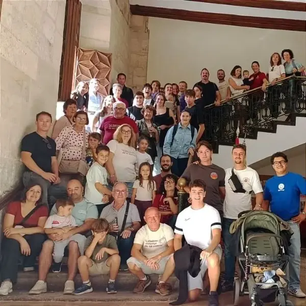 Alzira recibe a un grupo de Ibiza en el marco del Aplec de Danses