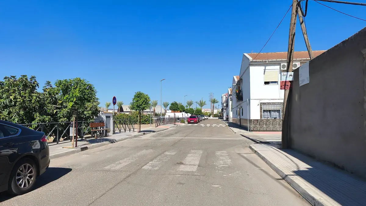 Villa del Río realiza trabajos de limpieza viaria en varios barrios
