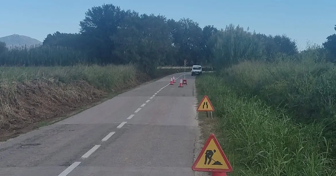 Arranca la construcción de una acera entre Marzà y Pedret
