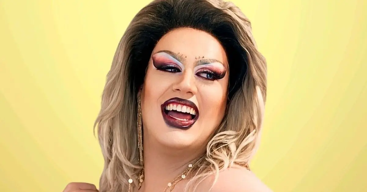 Minerva Lazangre lleva el teatro travesti al Ateneo de Jerez