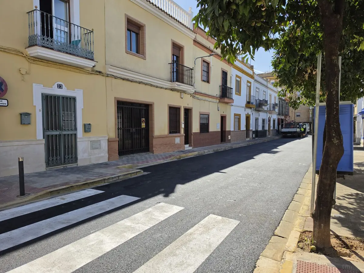 Renovadas las redes de agua y saneamiento de un tramo de la avenida Cruz Roja