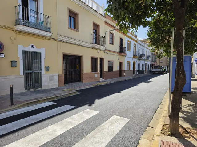 Renovadas las redes de agua y saneamiento de un tramo de la avenida Cruz Roja