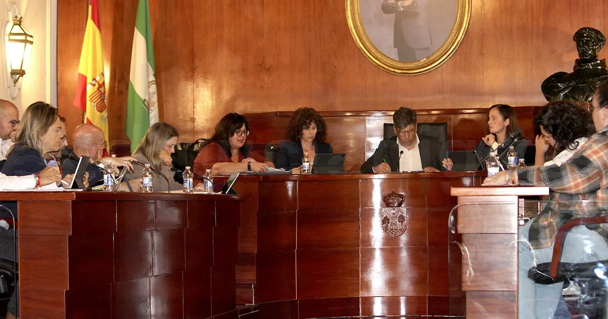 Montilla congela los principales impuestos y eleva un 8% la tasa de residuos para 2027