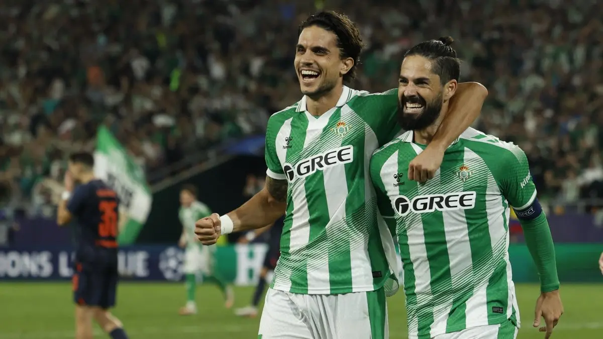 Bartra convierte el triunfo del Betis en un homenaje a su abuelo