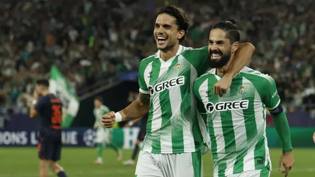 Bartra convierte el triunfo del Betis en un homenaje a su abuelo