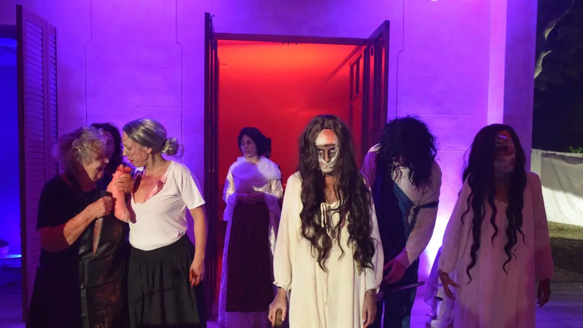 La Masia Tous acoge un recorrido de terror con la Escola Teatral Ahura