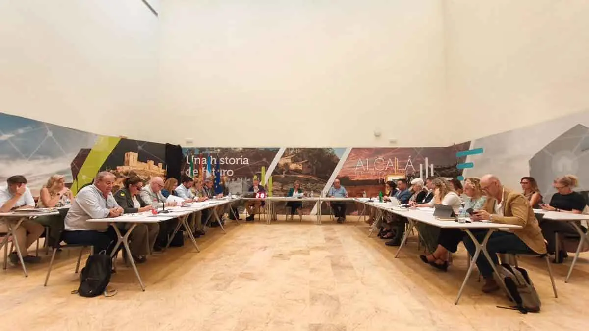 Alcalá aprueba inicialmente las ordenanzas fiscales para 2027 sin subir los principales tributos