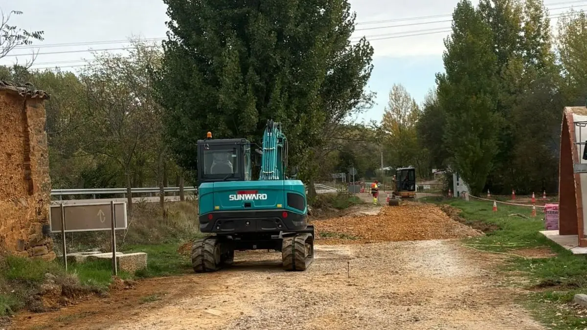 Astorga comienza la pavimentación de un tramo del Camino en Murias de Rechivaldo