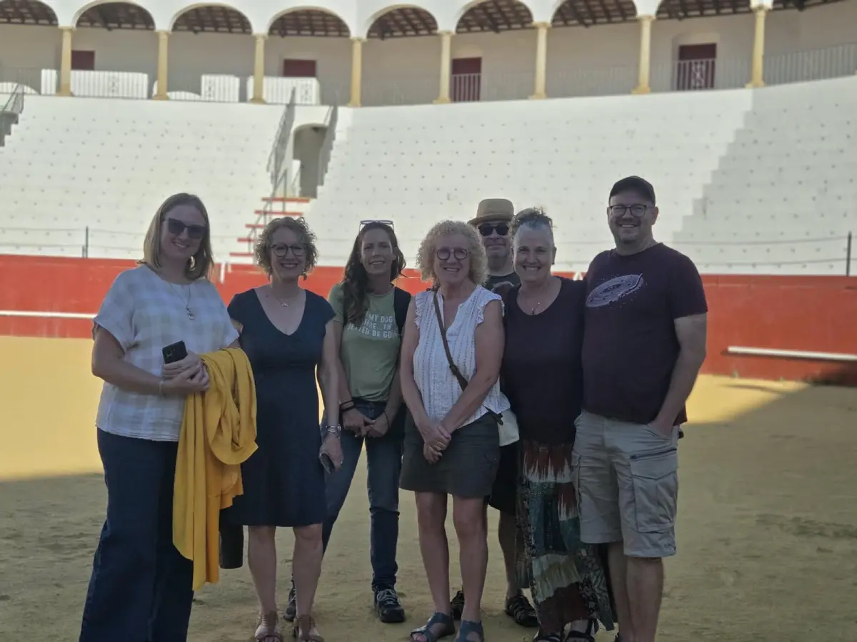 Turistas de cinco países recorren el centro histórico de San Roque