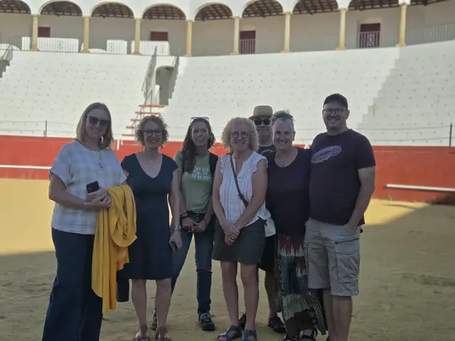Turistas de cinco países recorren el centro histórico de San Roque