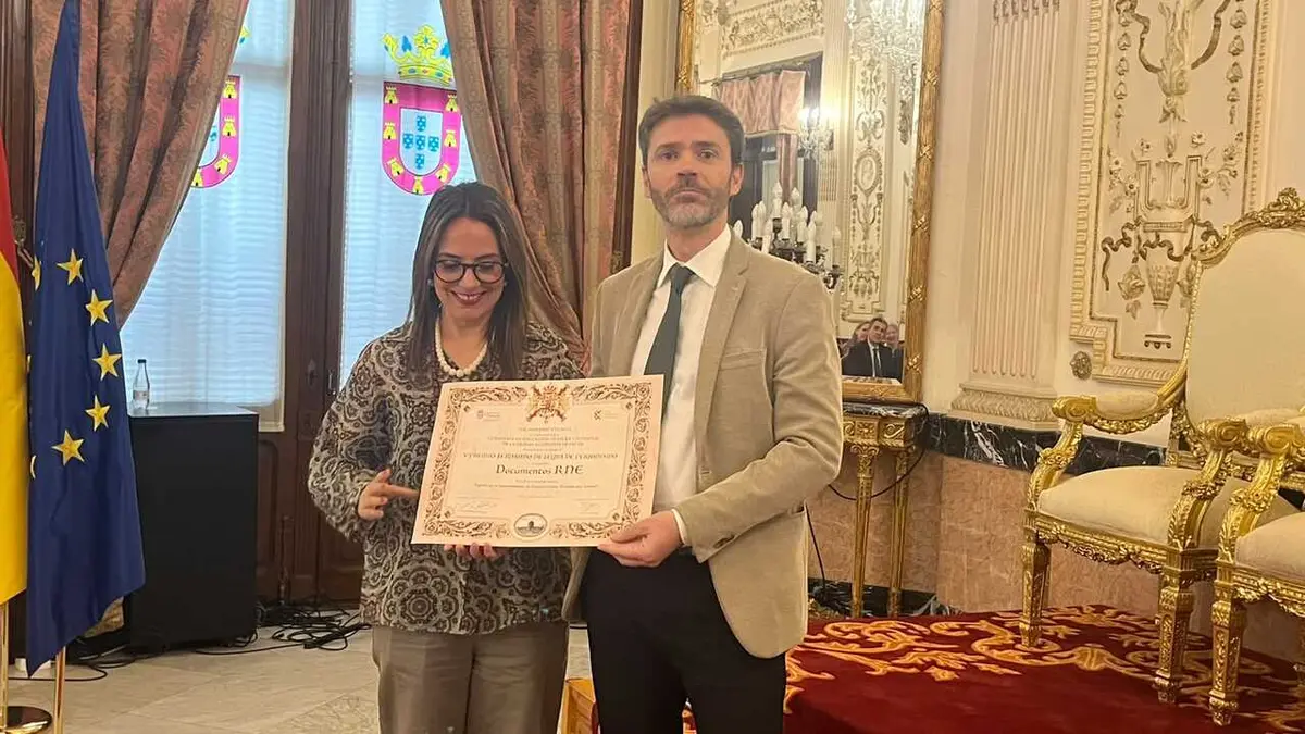 Laín recibe en Ceuta el Fernando de Leyba por su documental sobre la independencia de EE UU
