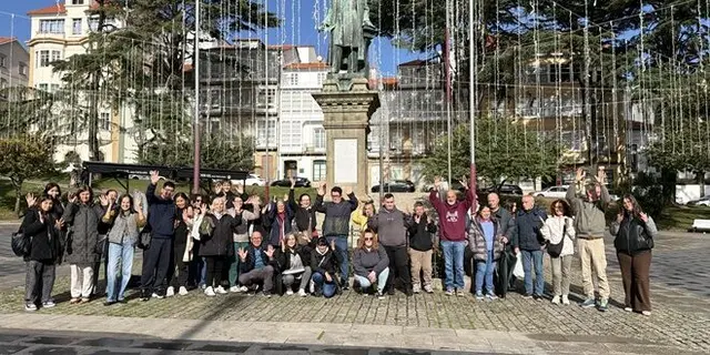 Más de treinta personas participan en una ruta sobre las mujeres de la historia de Ferrol