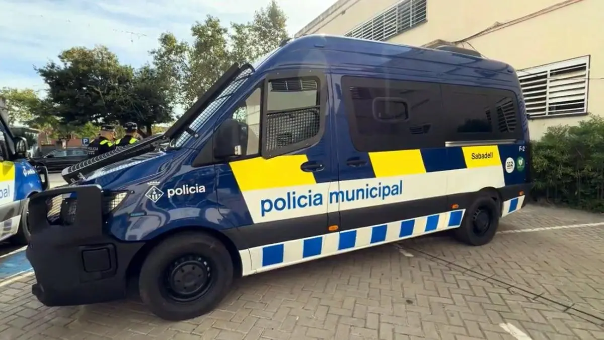 Dos nuevas furgonetas se incorporan a la Policía Municipal de Sabadell