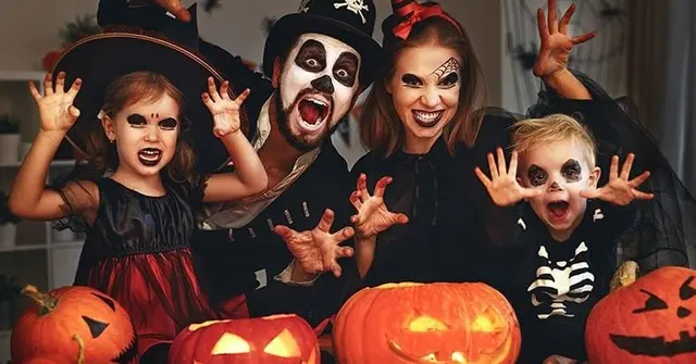 Pasacalles y galletas de Halloween gratis en Bahía Plaza