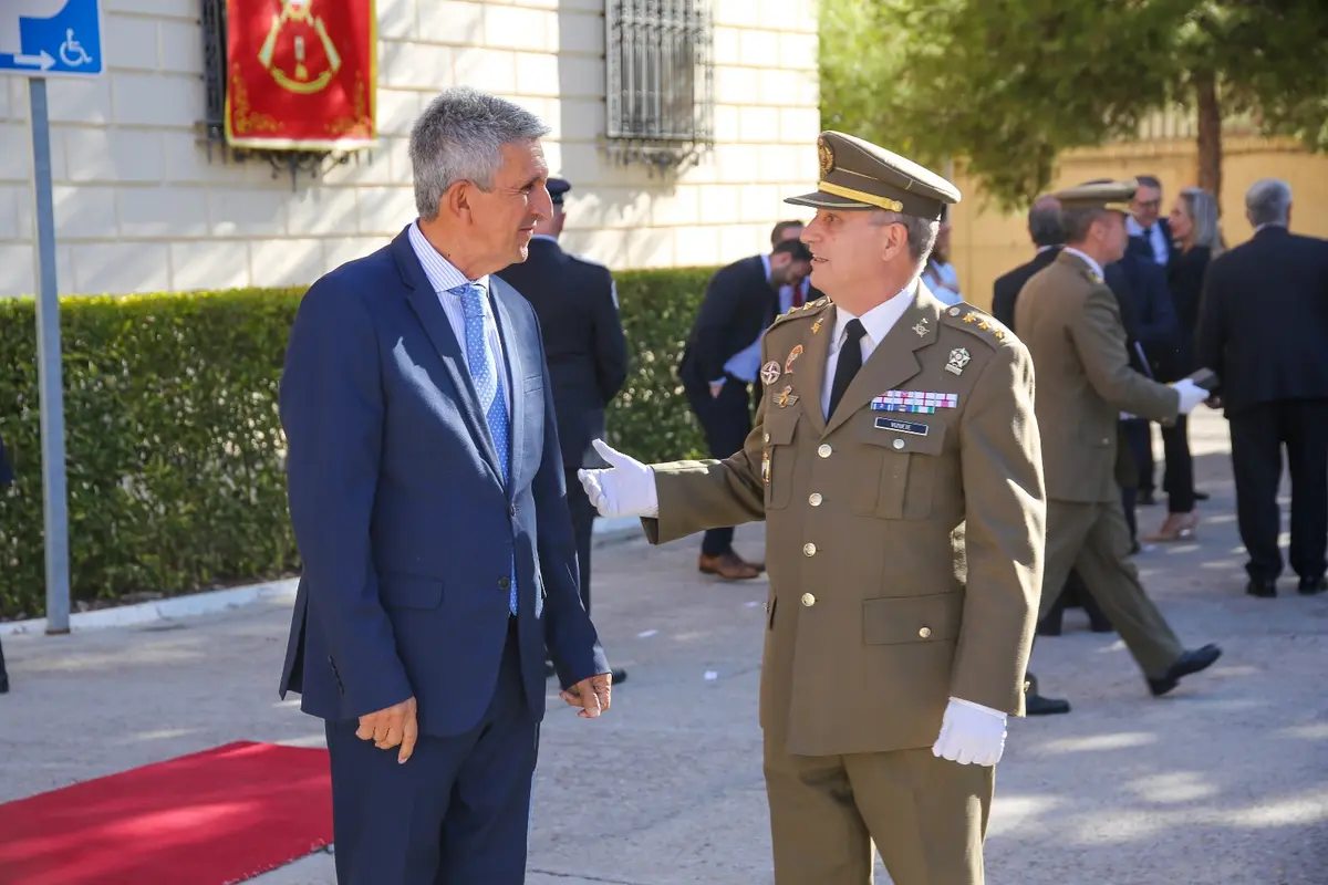 Sabrido reconoce la labor de Vizuete en la Delegación de Defensa