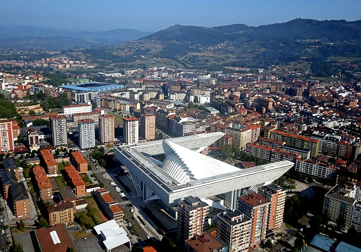 Oviedo calcula una bajada de ingresos por IBI y basuras para 2027
