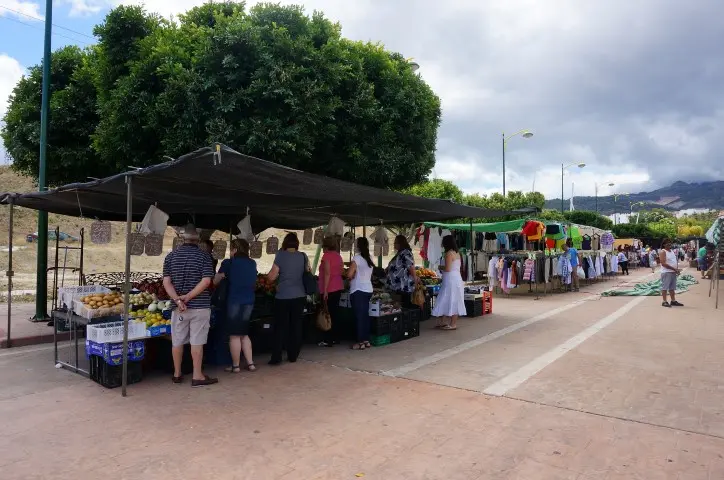 Alhaurín de la Torre abre la renovación de los puestos del mercadillo semanal