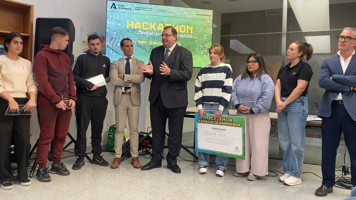 Un centenar de estudiantes participa en un hackathon de emprendimiento en Bailén