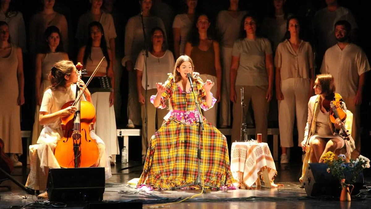 El Arrela’t vuelve a Esplugues con música y poesía oral