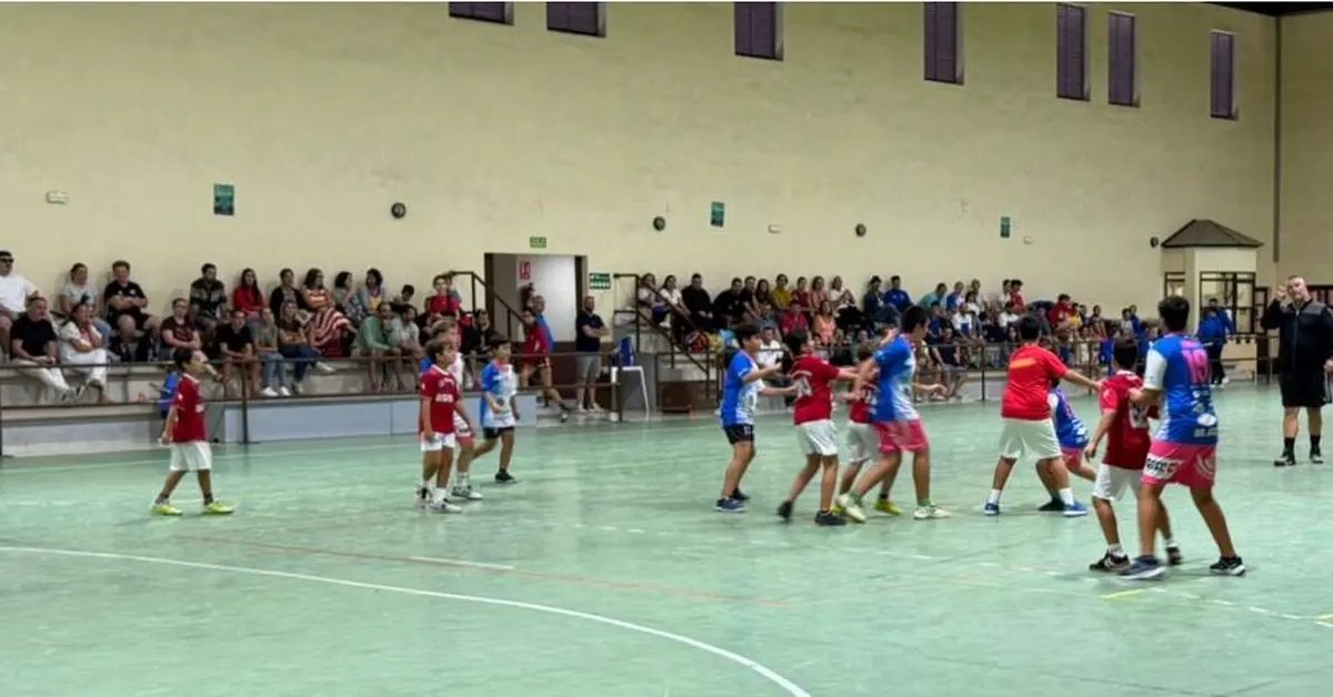 El Balonmano Jerez inicia sus entrenamientos con foco en la formación