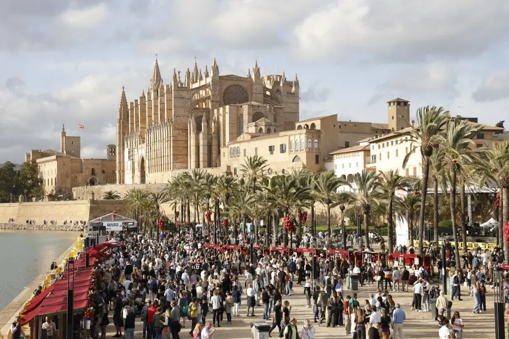 Palma suma Ses Voltes al recinto del Raïm Wine Fest, con 58 bodegas