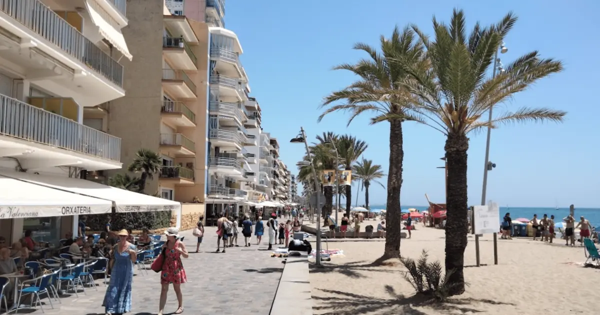 Calafell plantea una pausa a nuevos comercios de conveniencia en dos zonas