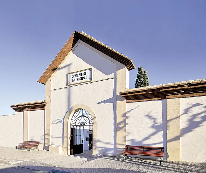 El cementerio de Sant Vicenç abrirá más horas durante la festividad de Tots Sants