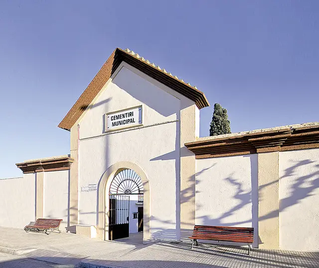 El cementerio de Sant Vicenç abrirá más horas durante la festividad de Tots Sants