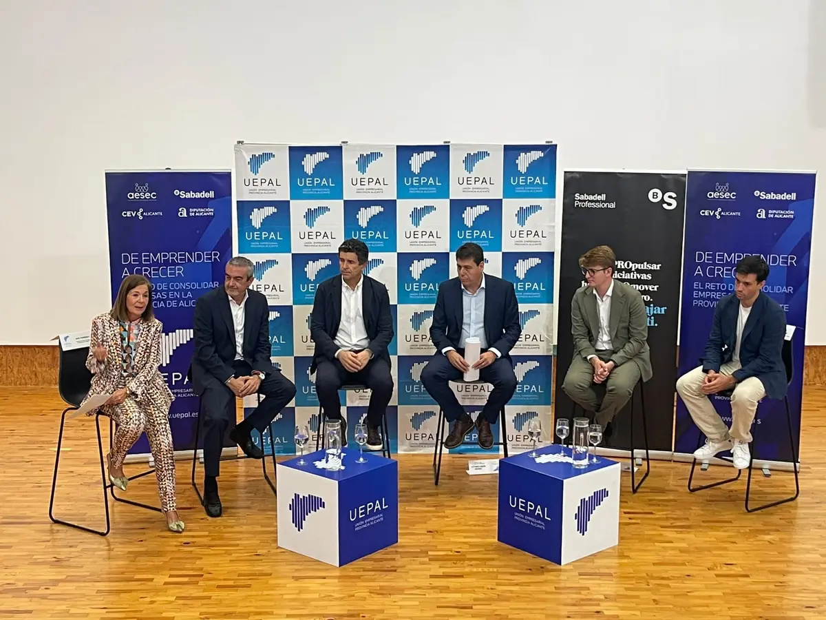 Formación directiva y menos trámites, claves para las empresas alicantinas