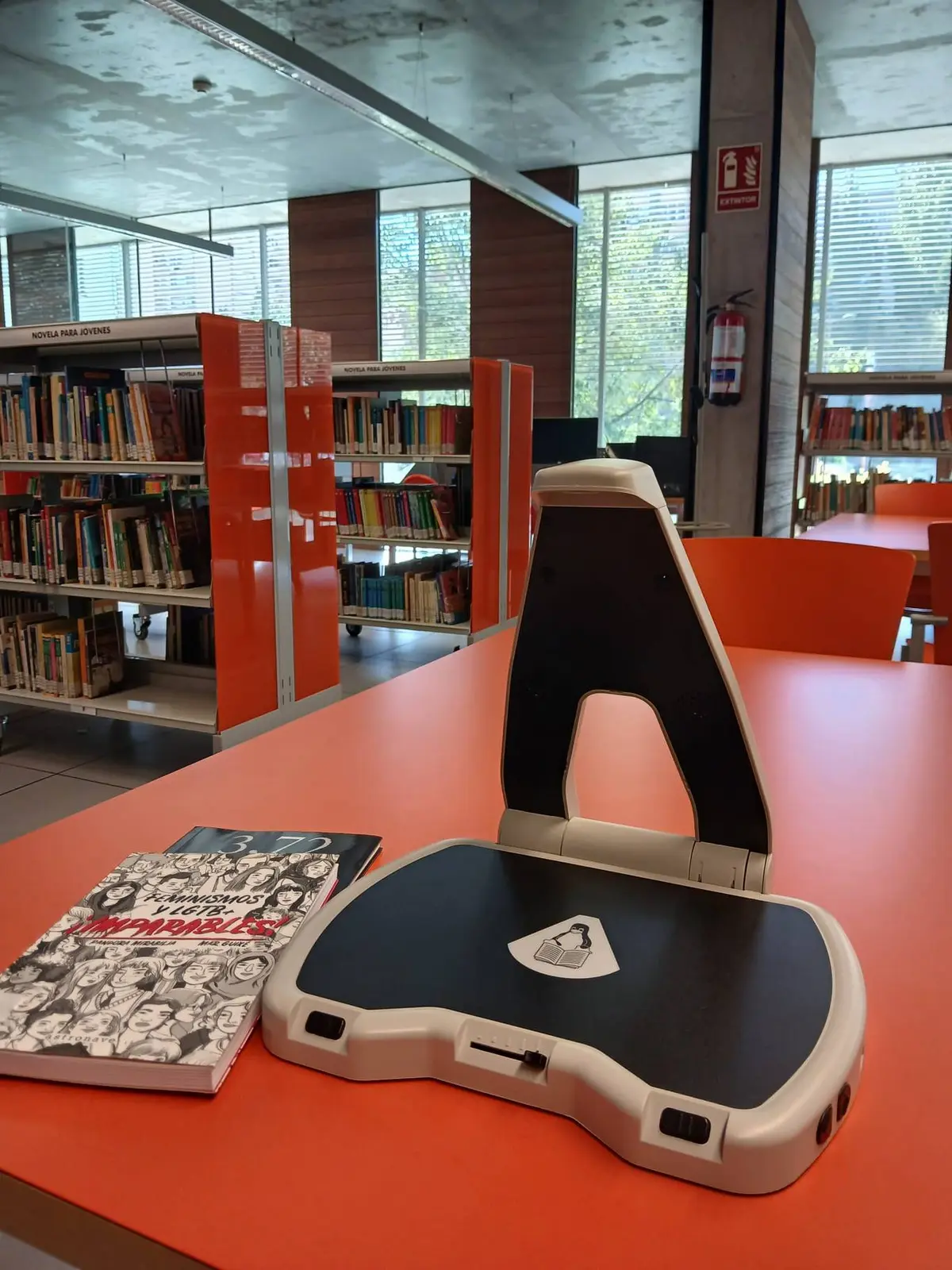 La biblioteca Luisa Carnés incorpora tecnología de apoyo visual y lectura