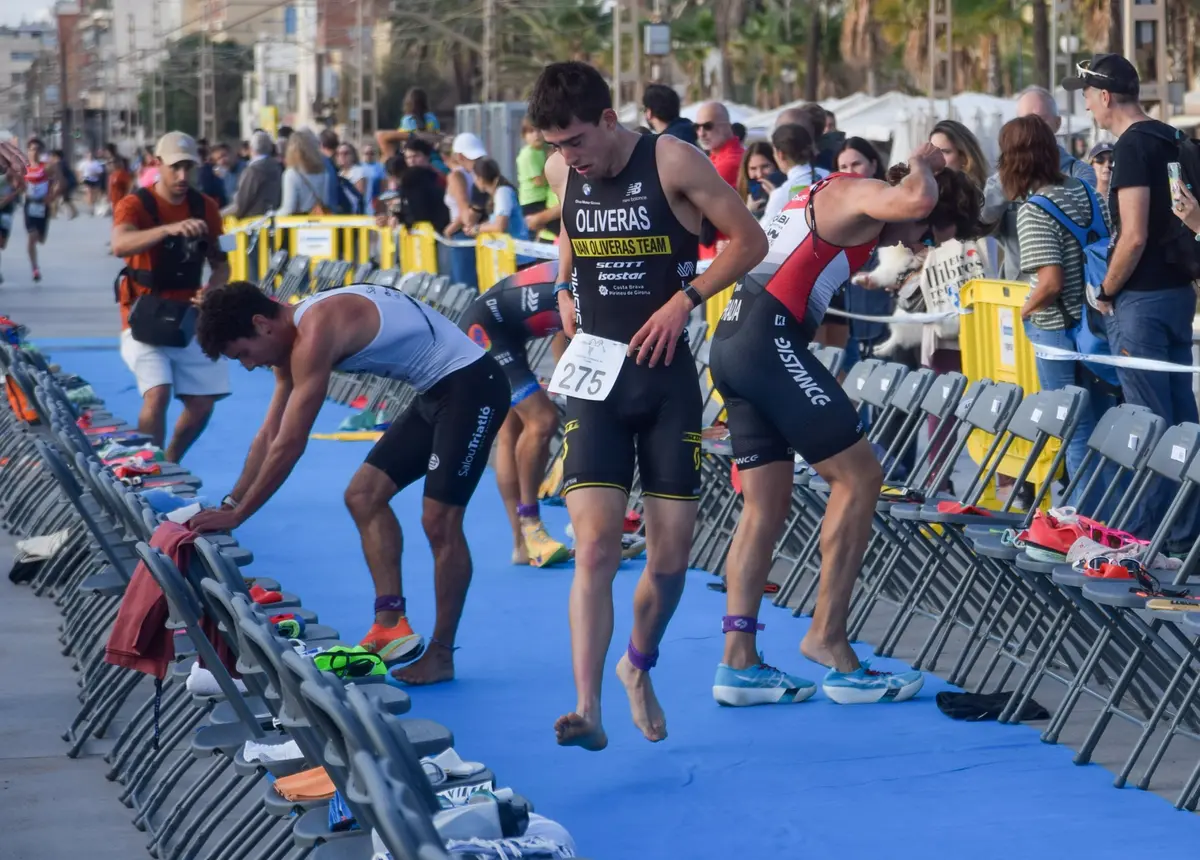 Badalona celebra su Aquatló con 218 participantes y el campeonato catalán