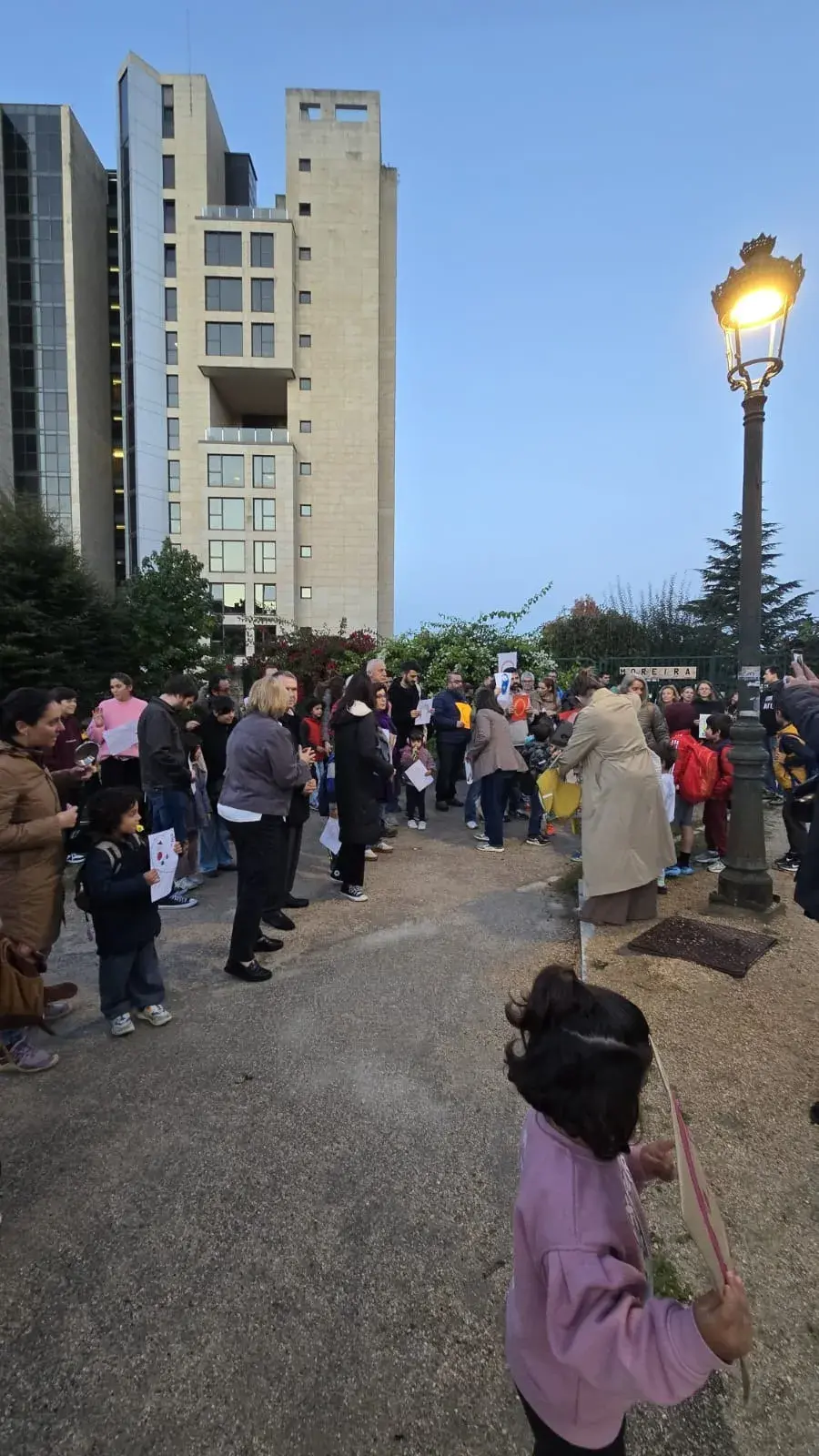 El Vila Laura vuelve a reclamar en Vigo la incorporación de una docente