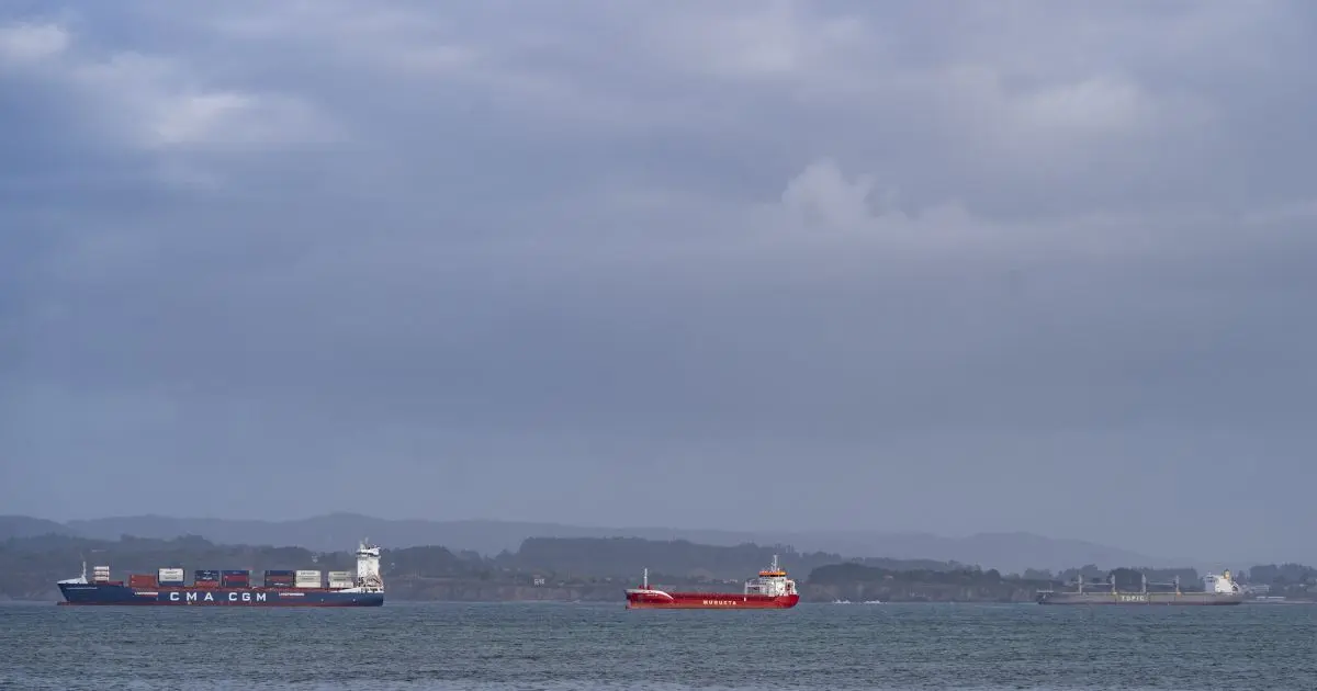La ría de Sada acoge barcos que buscan resguardarse del temporal