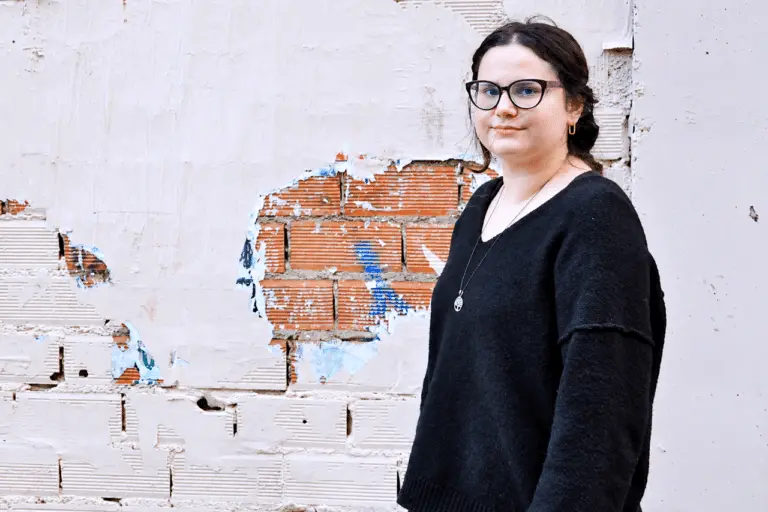 Ángela Blanco presenta en Tomelloso su primer poemario ilustrado