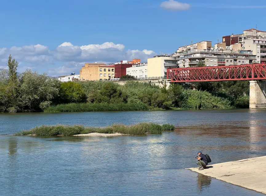 El caudal medio del Ebro en Tortosa cae una quinta parte frente a la media histórica