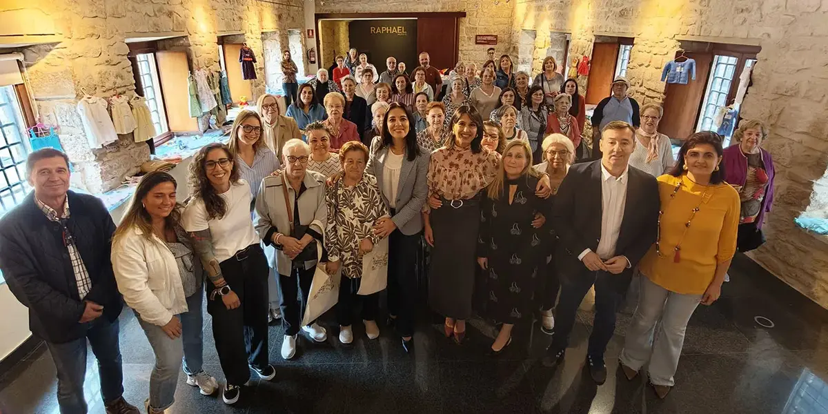 Linares expone las labores solidarias de su proyecto de voluntariado textil
