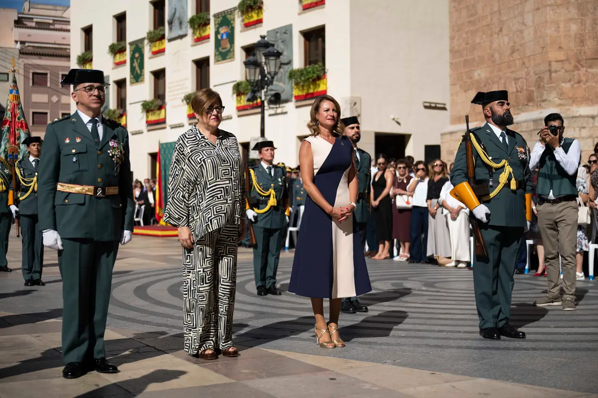 Castelló conmemora el 12 de octubre con misa y desfile en el centro