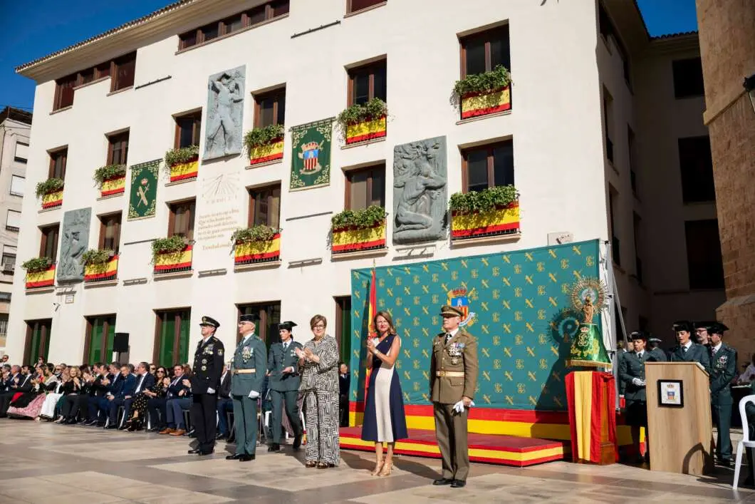 Castellón conmemora la Fiesta Nacional con un desfile por la calle Mayor
