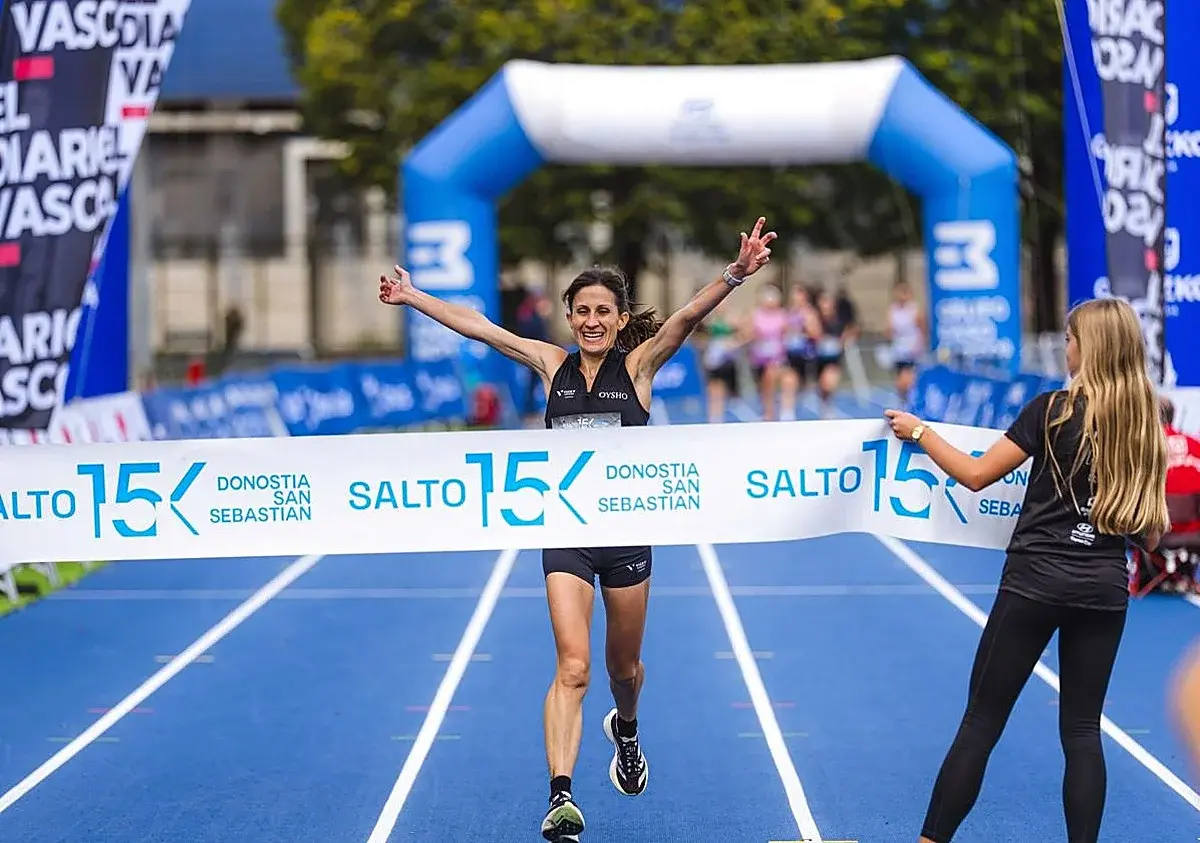 Elena Silvestre logra su quinto triunfo en la Salto 15K de Donostia