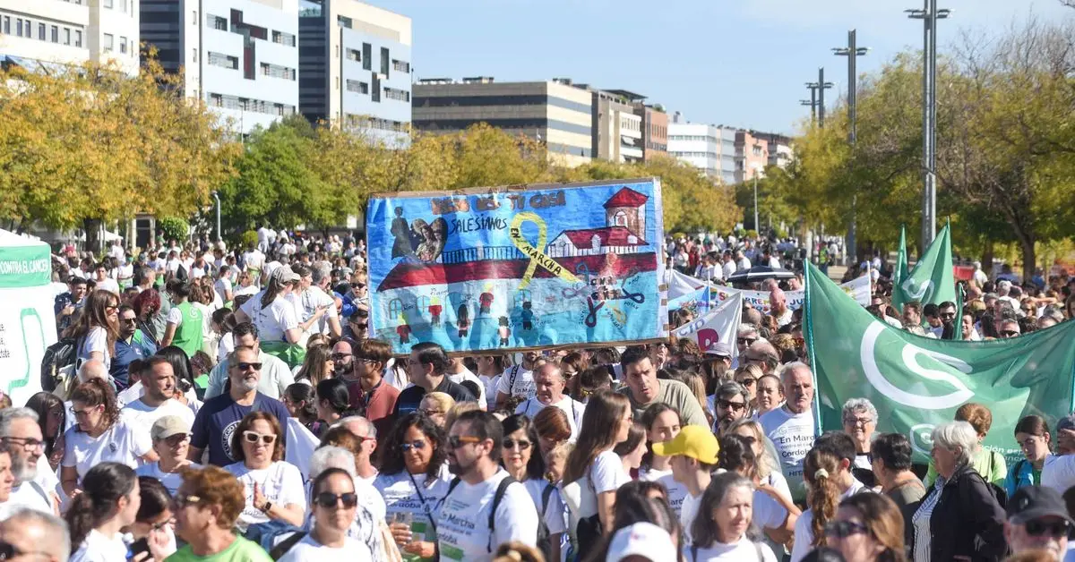 Más de 7.000 personas participan en la marcha contra el cáncer de Córdoba