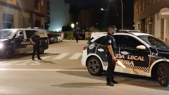 Móviles y auriculares, principales causas de las distracciones detectadas en Dénia