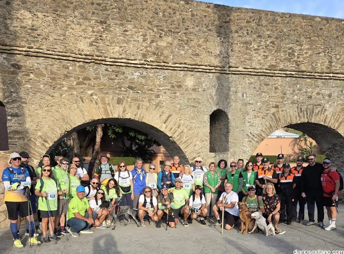 Torrecuevas celebra una ruta de senderismo por un futuro sin cáncer