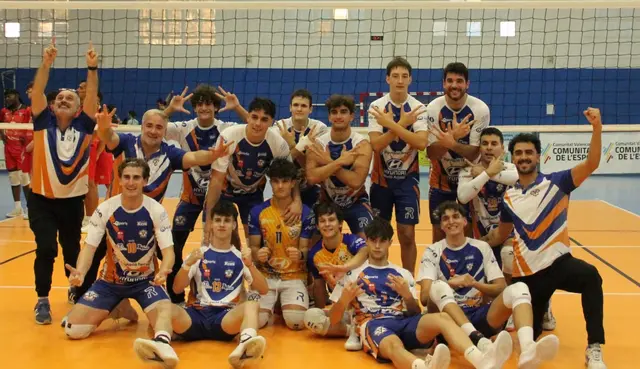 El Volei Roquetes remonta y encadena su segundo triunfo en la Superliga 2