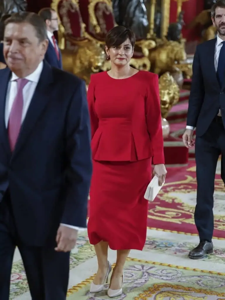Una creadora de Argamasilla firma el estilismo de Isabel Rodríguez para el 12 de octubre