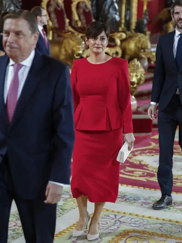 Una creadora de Argamasilla firma el estilismo de Isabel Rodríguez para el 12 de octubre