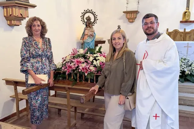 Veredas honra a la Virgen del Pilar con una eucaristía y procesión