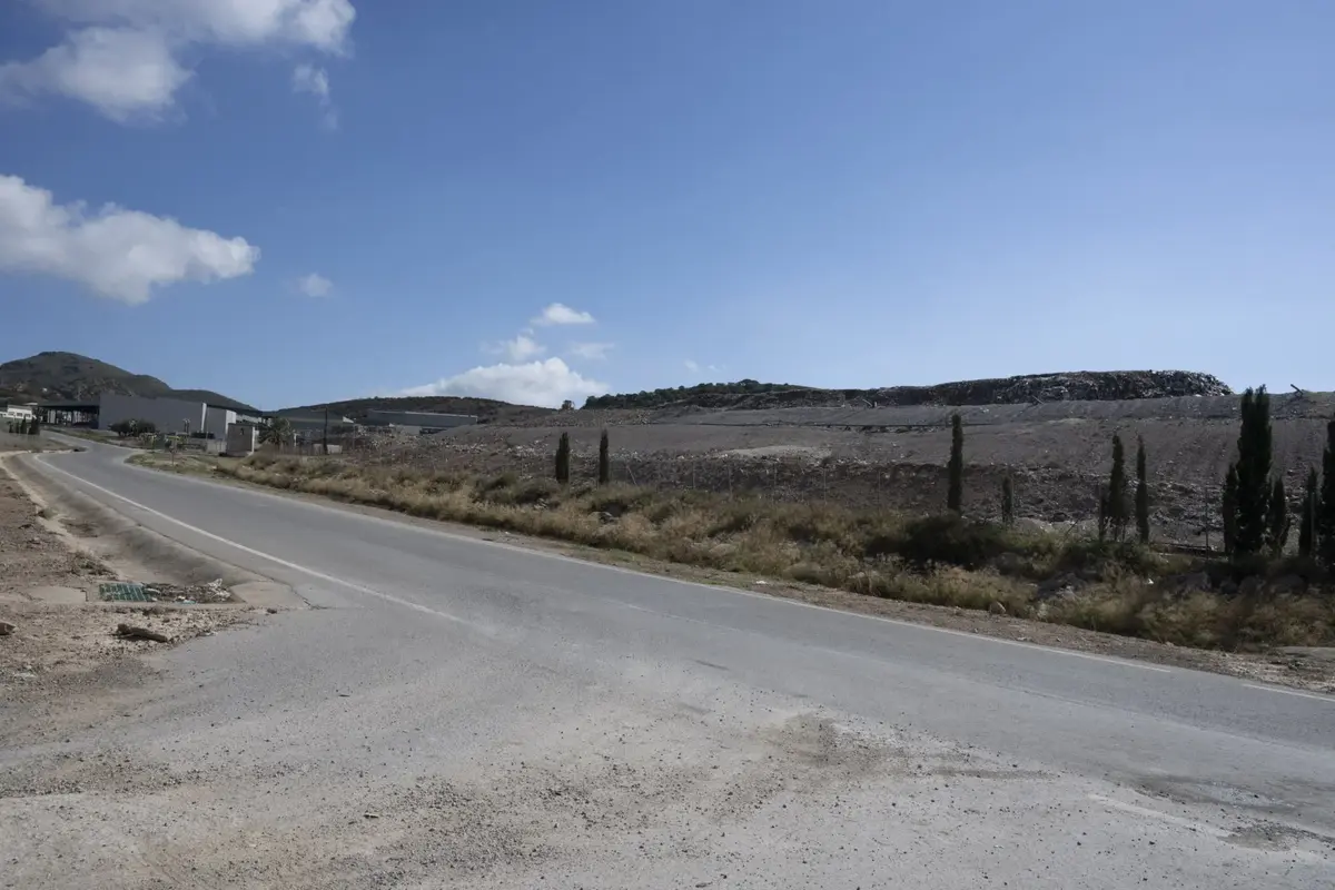 El proyecto para sellar el vertedero junto a la Mina Regente sigue a la espera de un informe